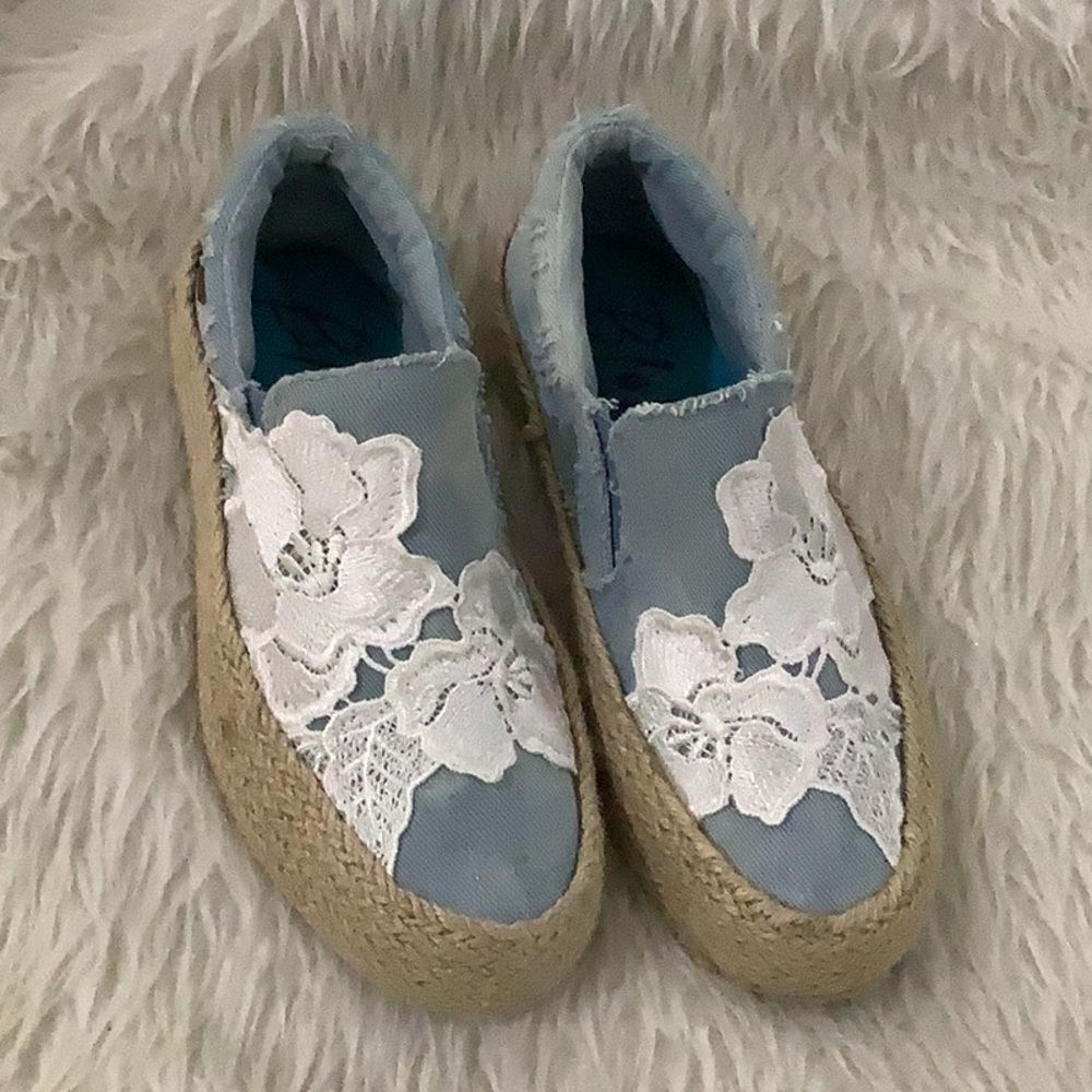 Blowfish women’s blue denim floral lace summer beach espadrilles shoes s…